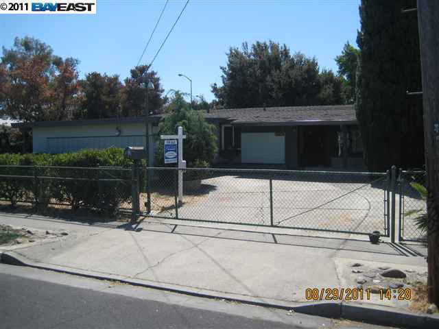 27561 Loyola Ave, Hayward
